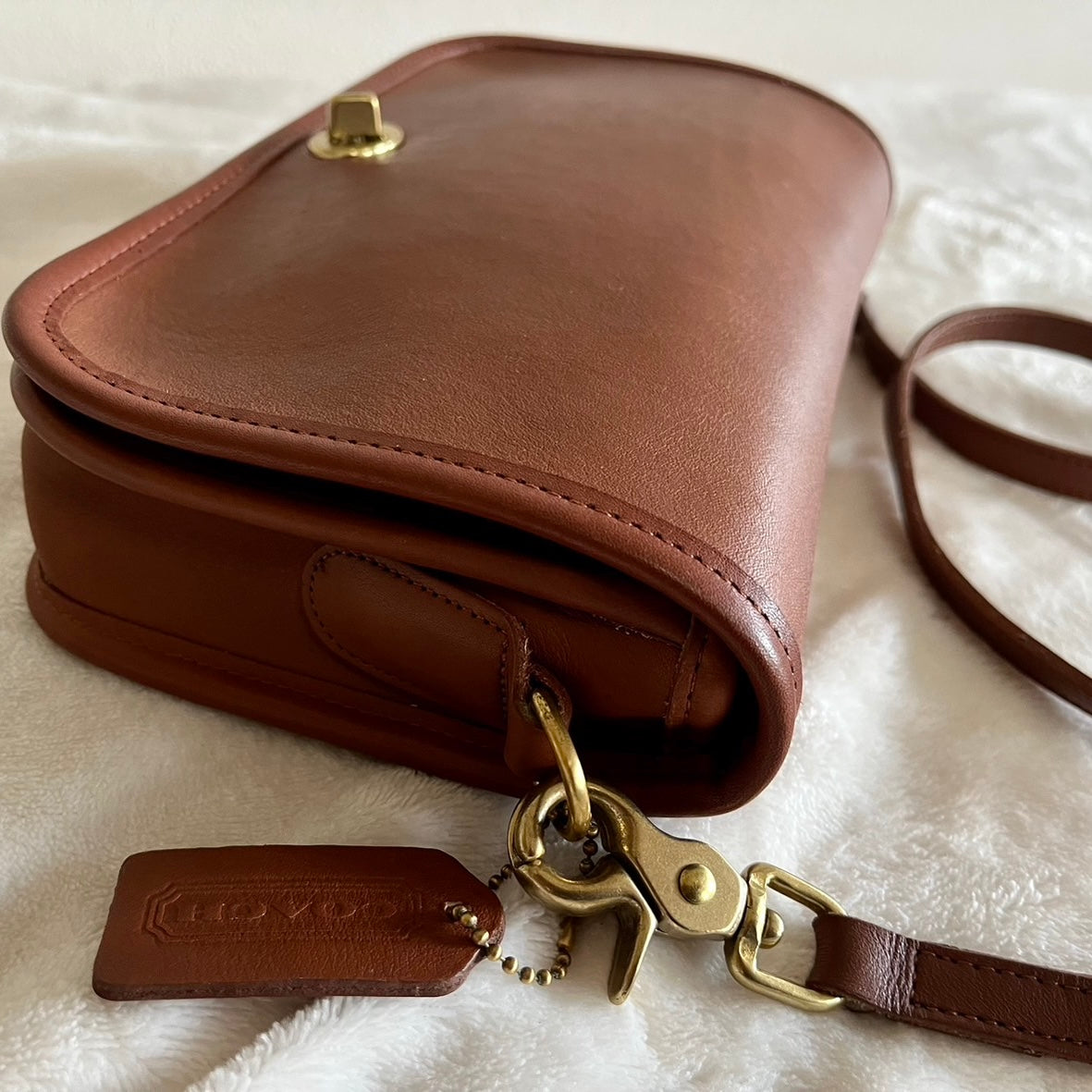 Coach 9755 British Tan Vintage Crossbody – All Duties & Taxes Included (US Only)
