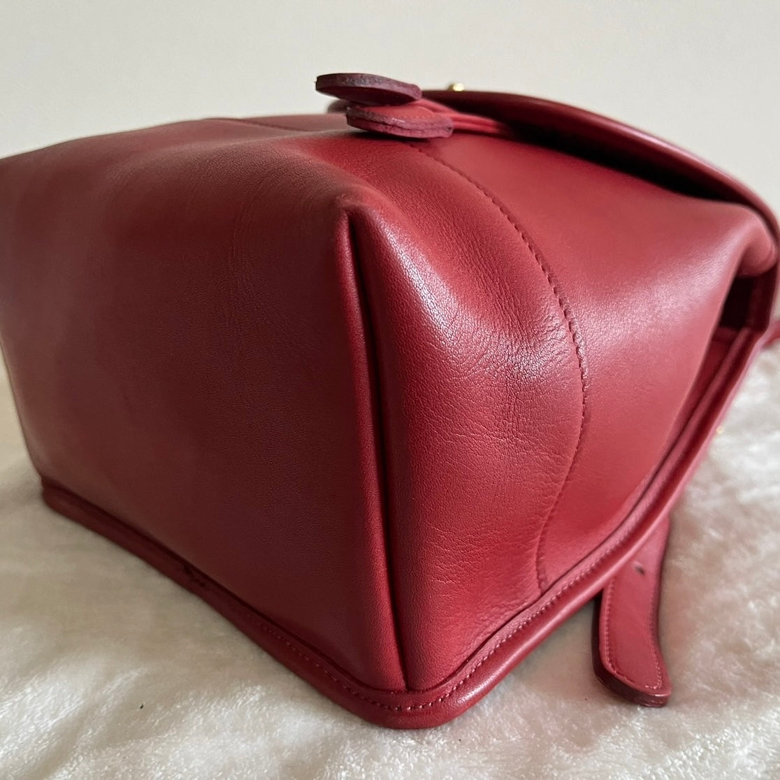VTG Coach 9960 Red Leather Turnlock Drawstring Backpack – No Extra Fees US Only