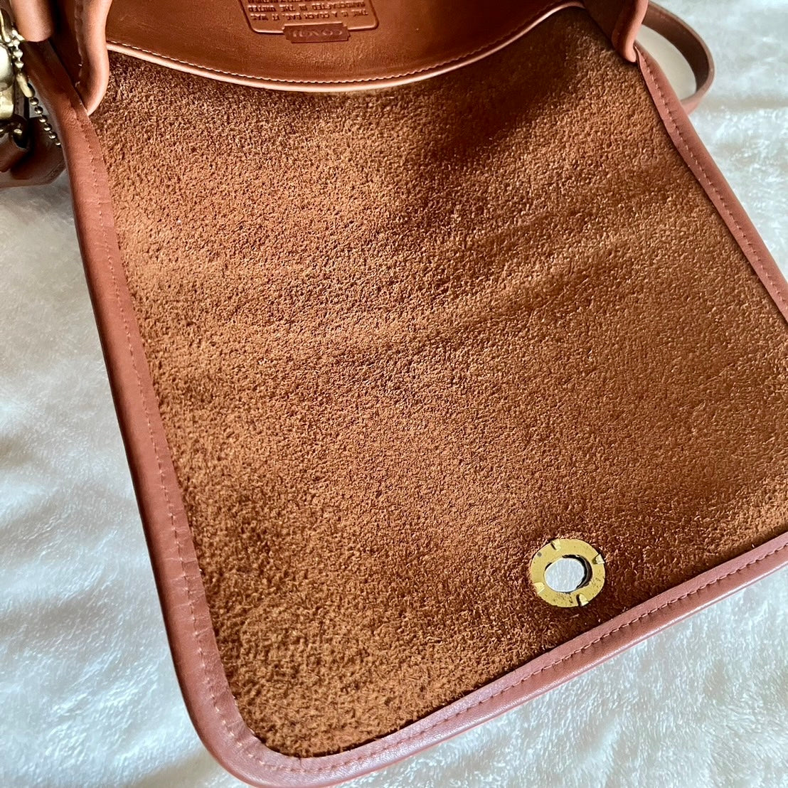 Coach 9755 British Tan Vintage Crossbody – All Duties & Taxes Included (US Only)