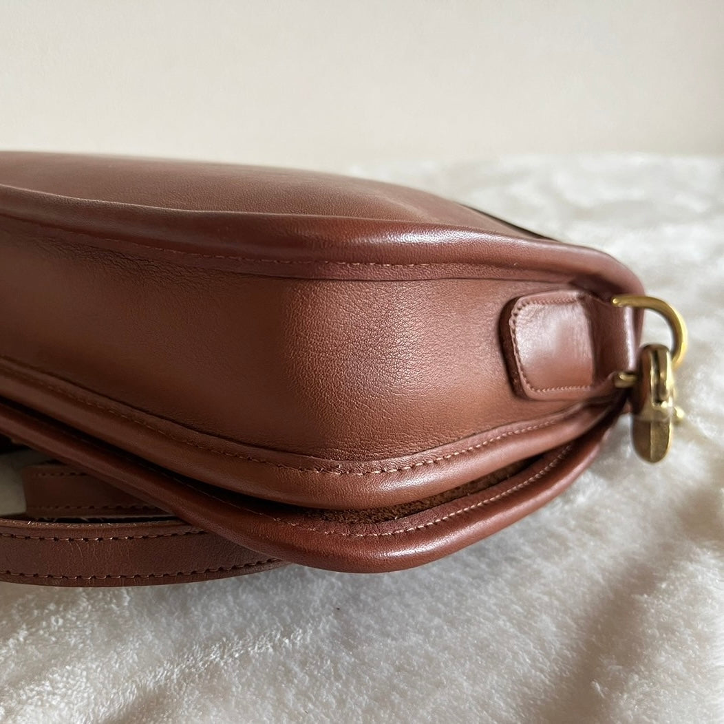 Coach 9755 British Tan Vintage Crossbody – All Duties & Taxes Included (US Only)