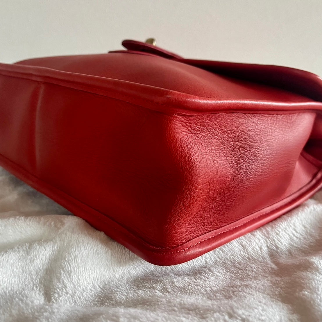 VTG Coach 9927 Red WILLIS Shoulder Bag – All Duties & Taxes Included (US Only)