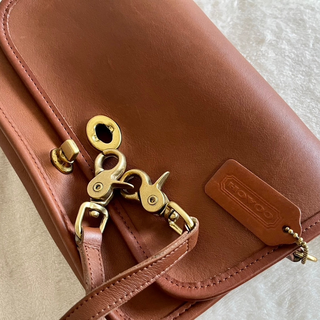 Coach 9755 British Tan Vintage Crossbody – All Duties & Taxes Included (US Only)