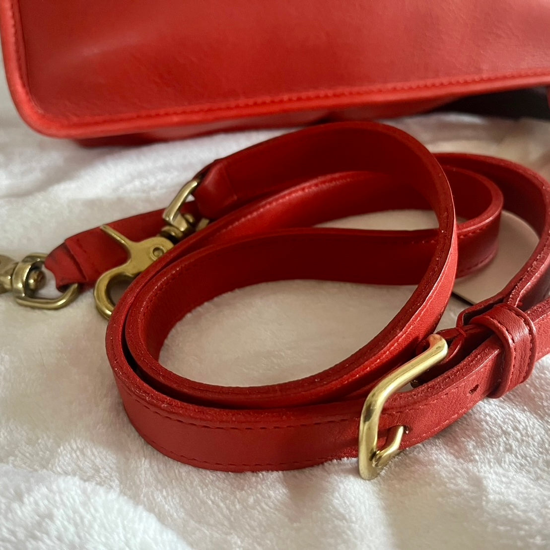 VTG Coach 9927 Red WILLIS Shoulder Bag – All Duties & Taxes Included (US Only)