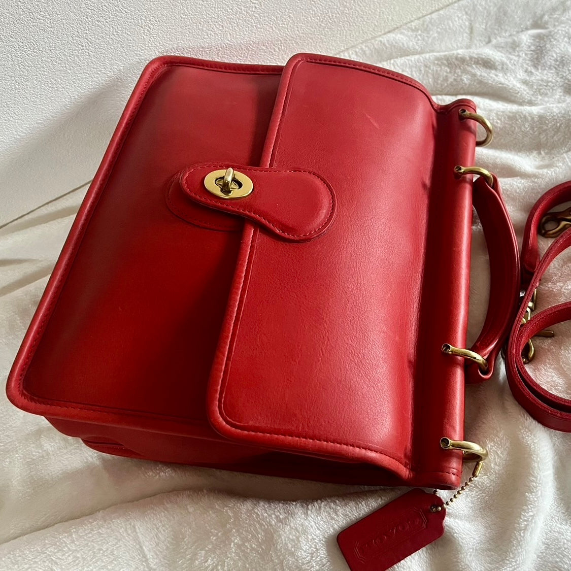 VTG Coach 9927 Red WILLIS Shoulder Bag – All Duties & Taxes Included (US Only)