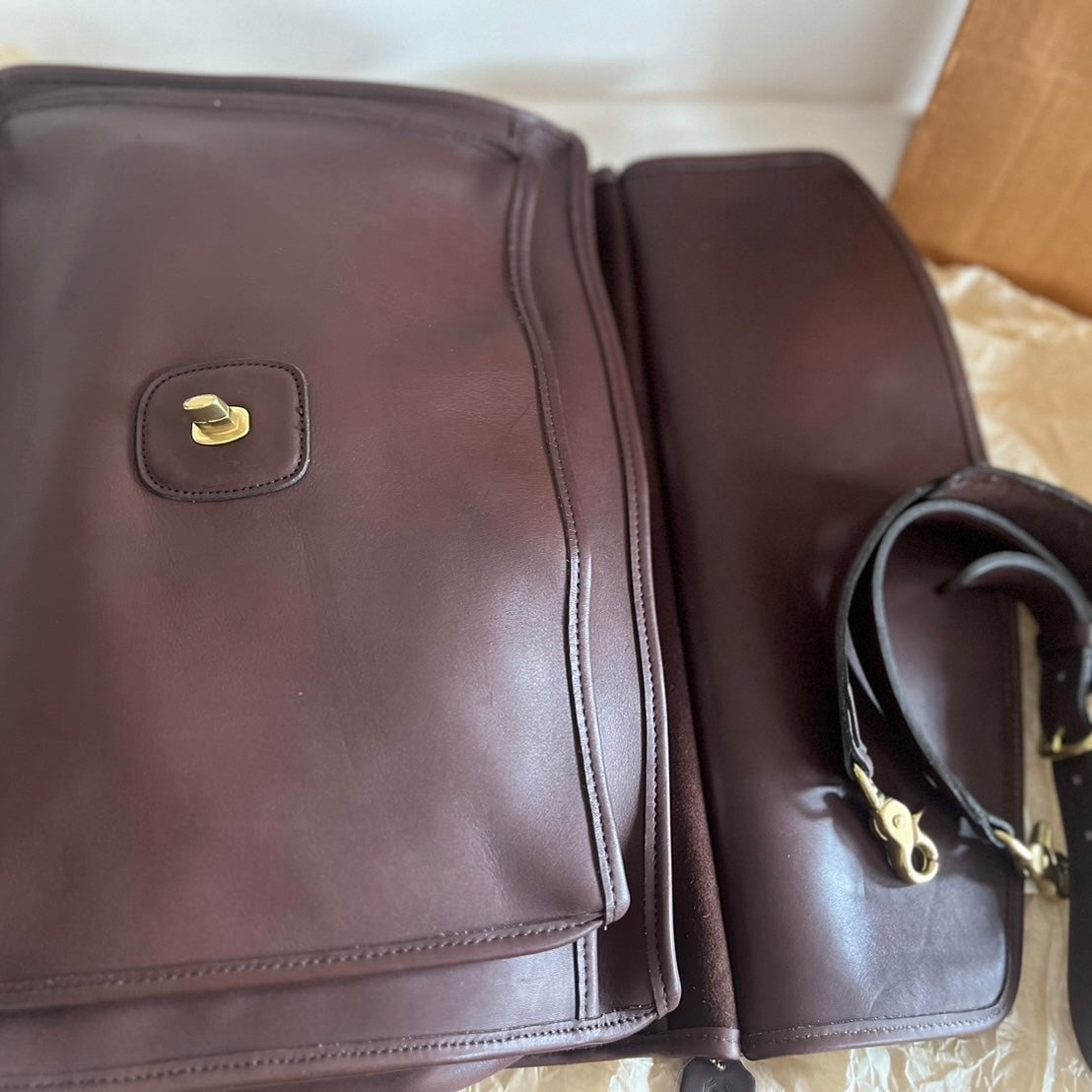 VTG Coach 5266 Pristine Beekman Mahogany Leather Briefcase–No Extra Fees US Only