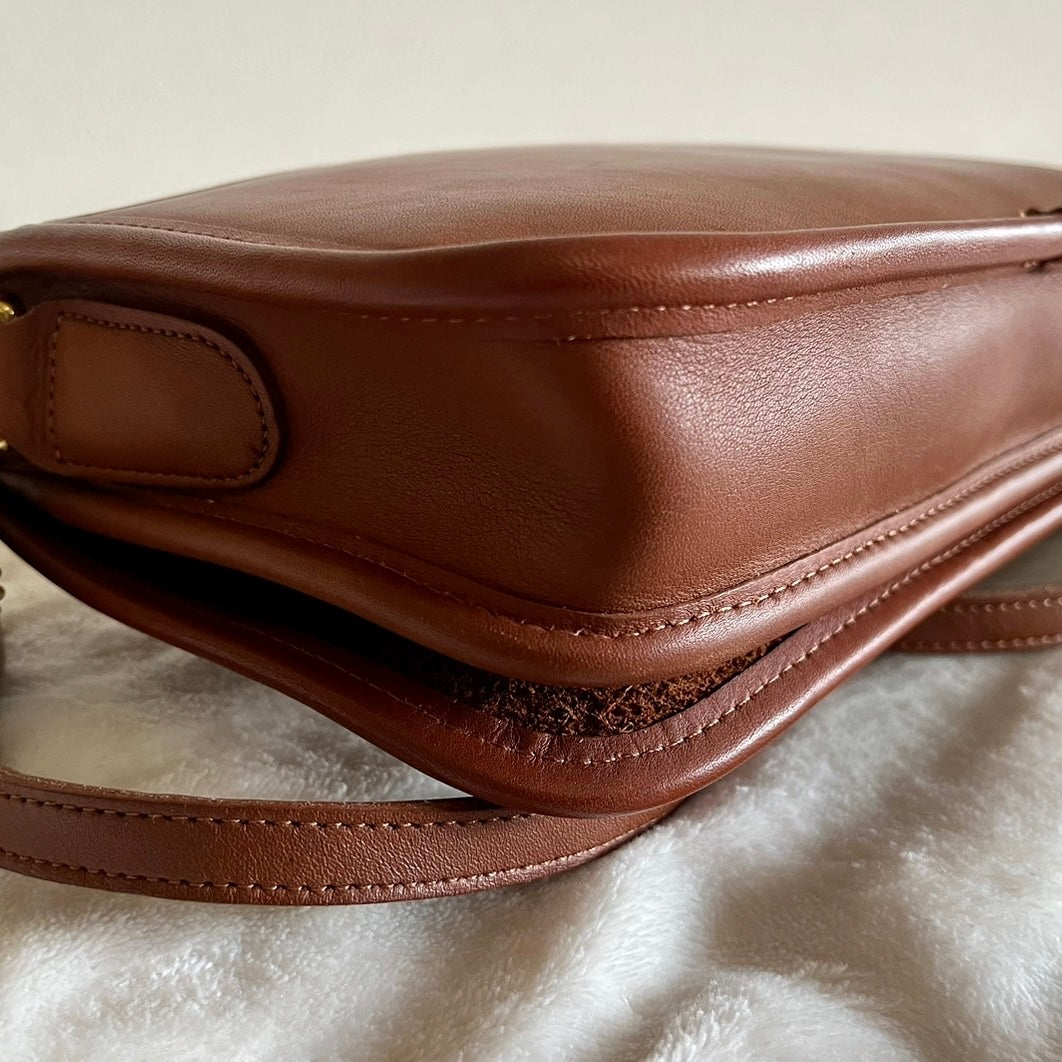 Coach 9755 British Tan Vintage Crossbody – All Duties & Taxes Included (US Only)