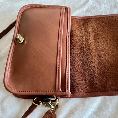Coach 9755 British Tan Vintage Crossbody – All Duties & Taxes Included (US Only)